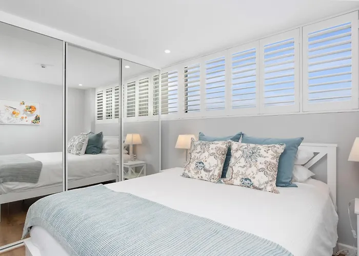 Modern Manly Apartment With Stunning Views, Pool